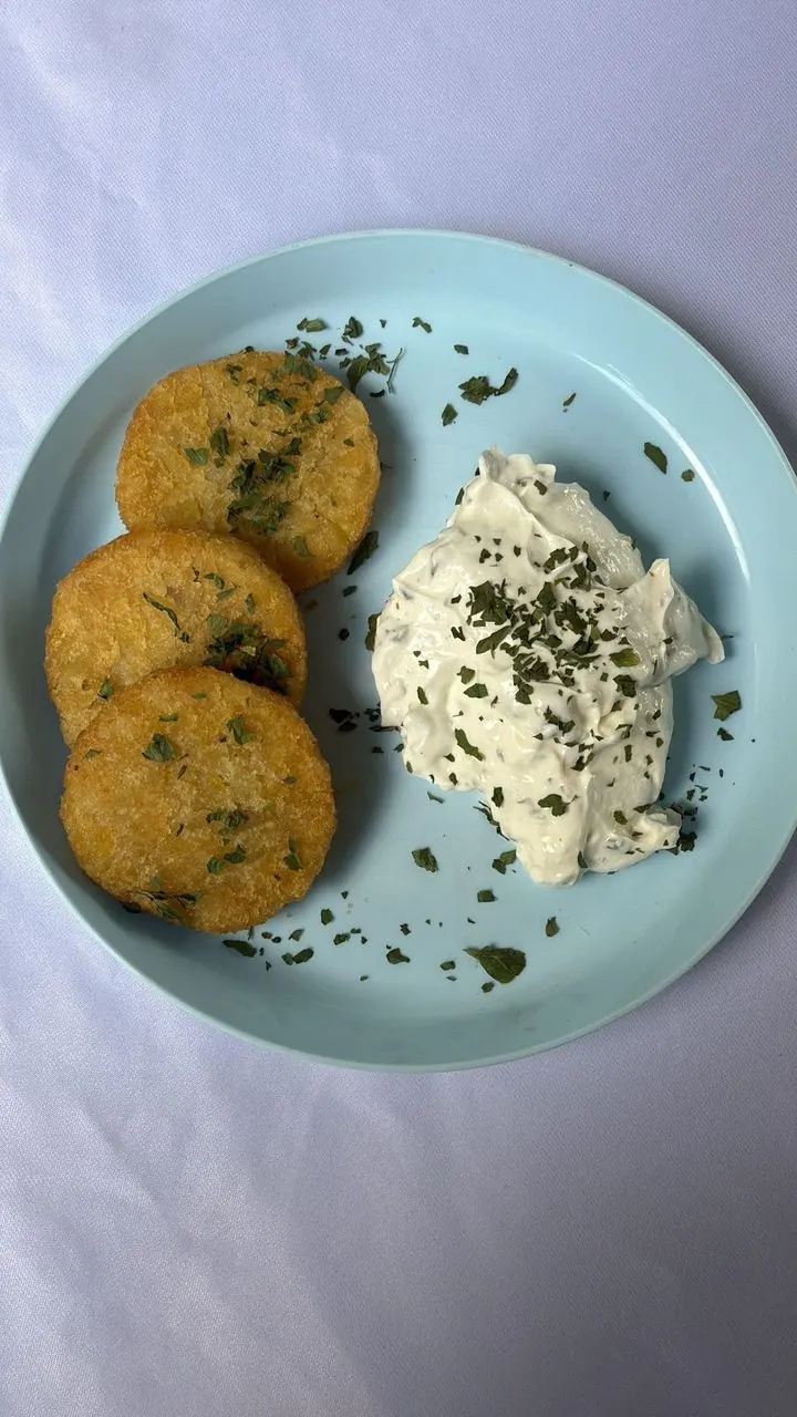 Kartoffeltaler mit Kräuterquark